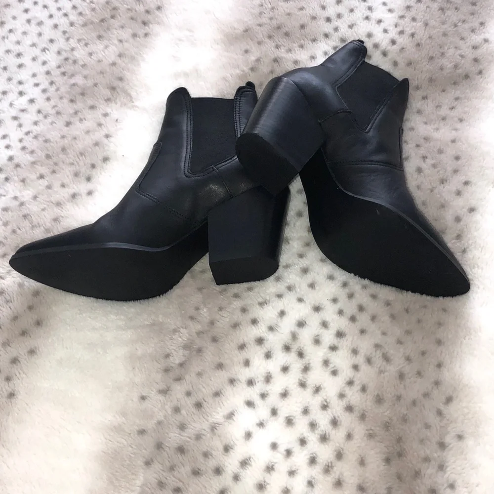 Steve Madden Black Leather Booties - Picture 4 of 6